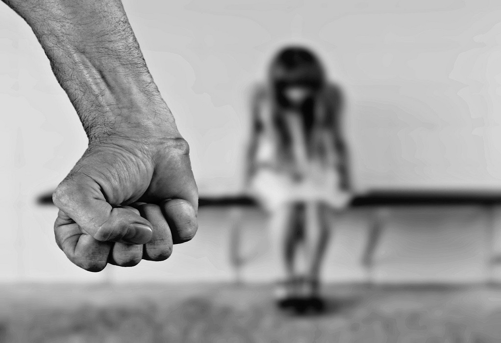 Σεξουαλική κακοποίηση μαθητή, θύμα και θύτης συνεχίζουν να πάνε στο ίδιο σχολεία